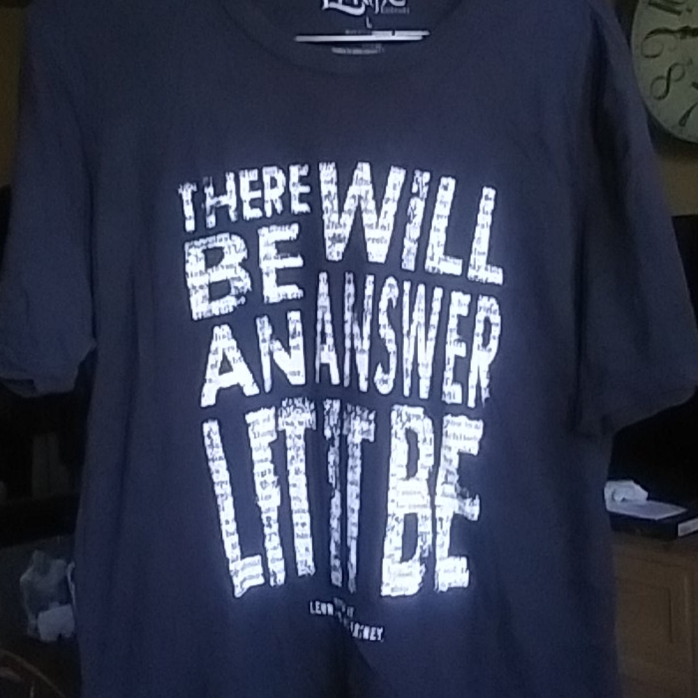 T-SHIRT